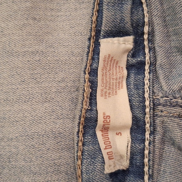 No Boundaries Boot Cut Jeans Size 5. Excellent Condition - Picture 9 of 10